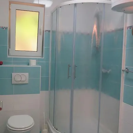 Lumbrela شقة *
